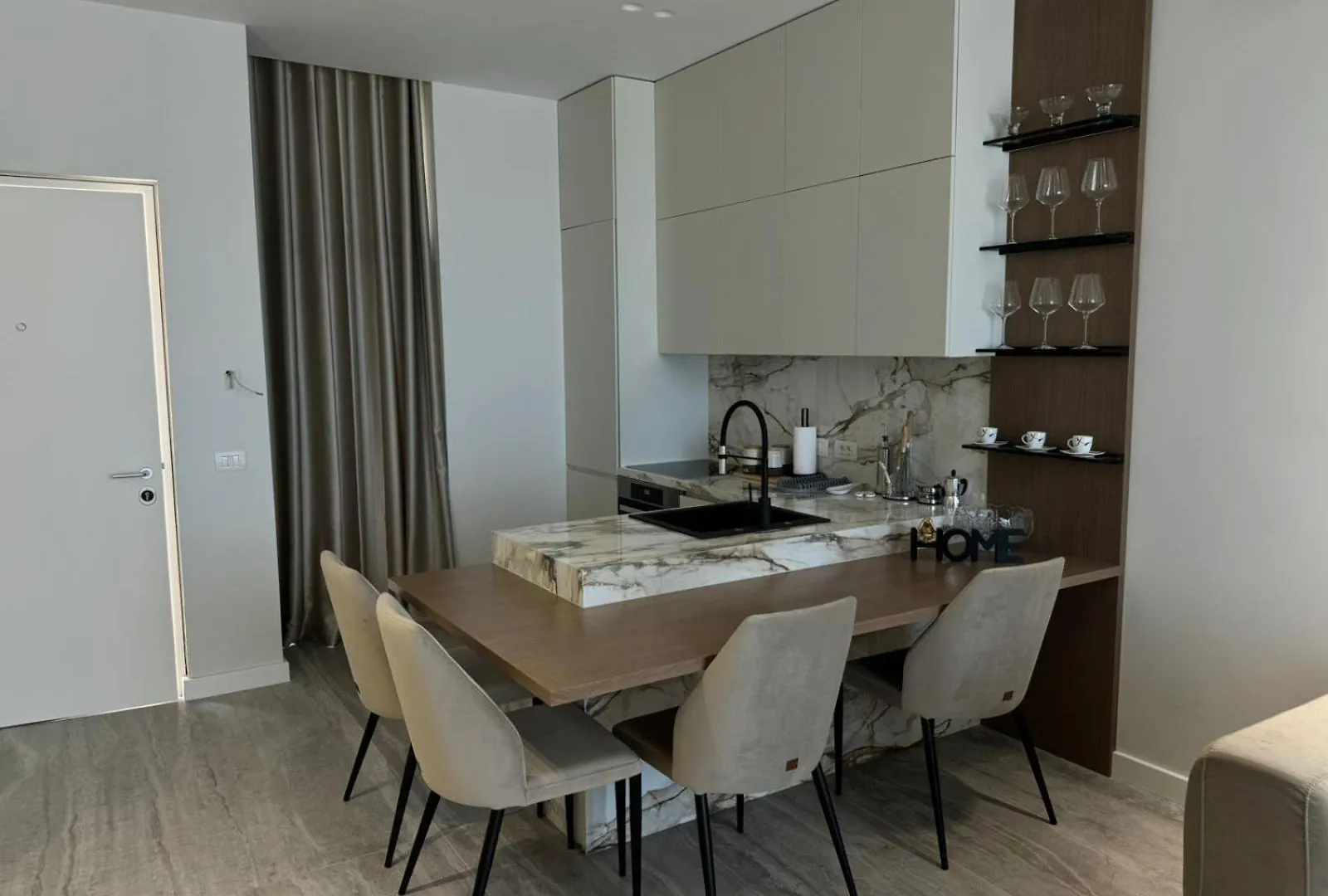 Palase Four C Three Bedroom Big Deluxe Villa 35 Apartment Paljasa